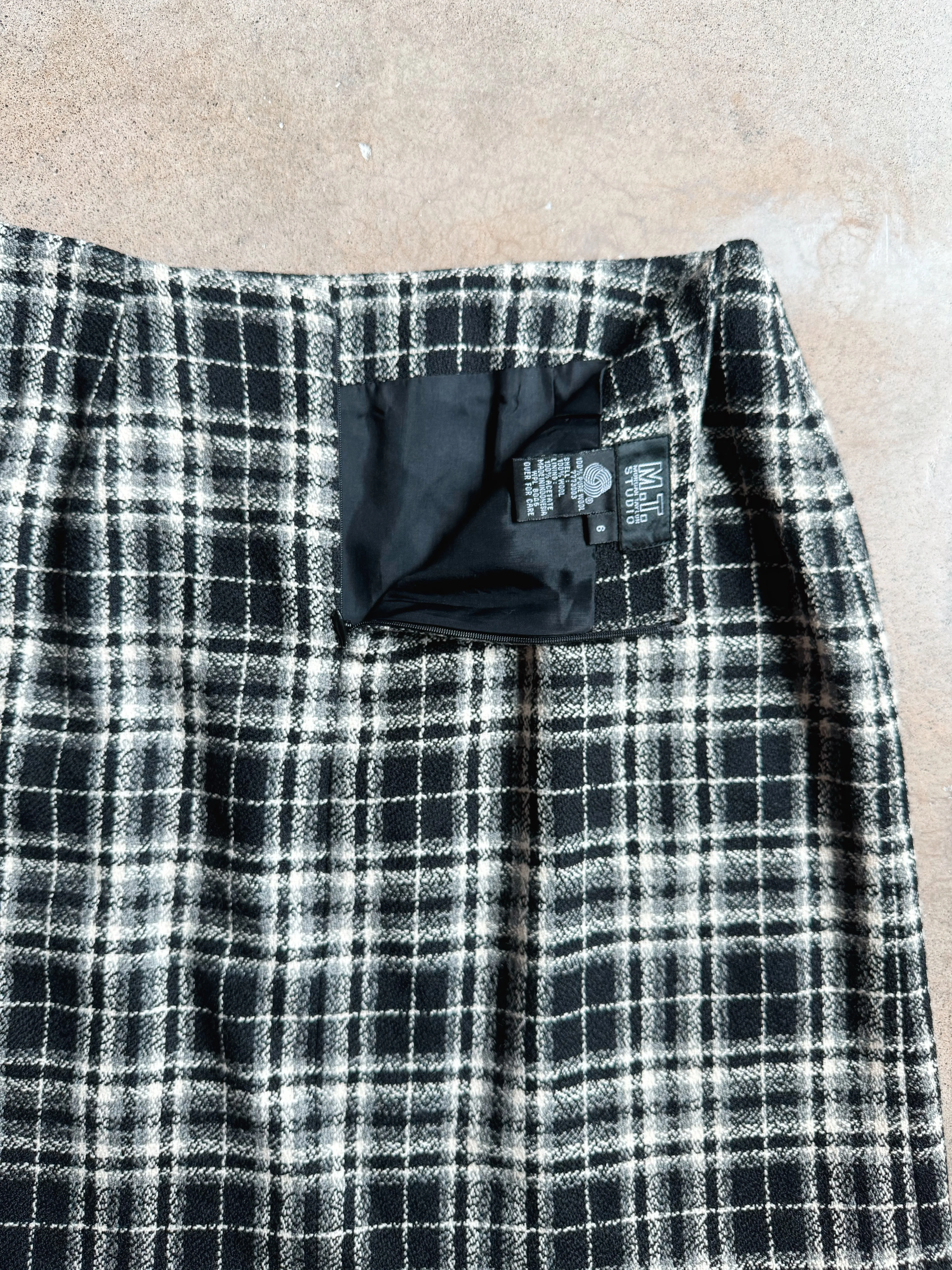 90s Vintage Morgan Taylor Plaid Button Front Wool Mini Skirt (W28")