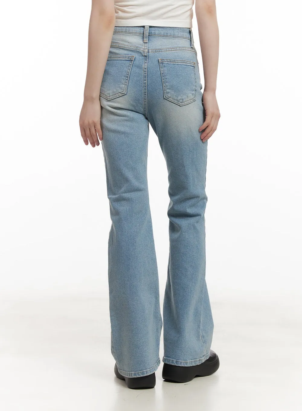 Jeanne Slim-Fit Bootcut Jeans CF519