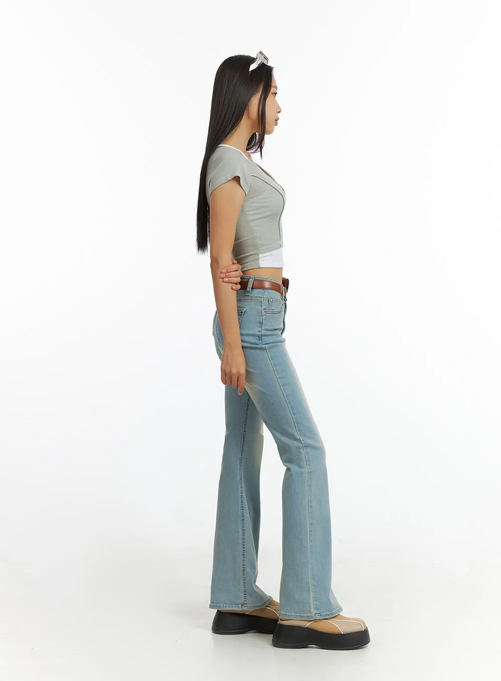Light Washed Slim Fit Bootcut Jeans IL409